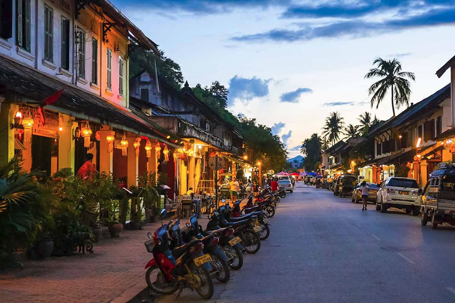 Cho thuê xe đi du lịch Lào Thái Lan